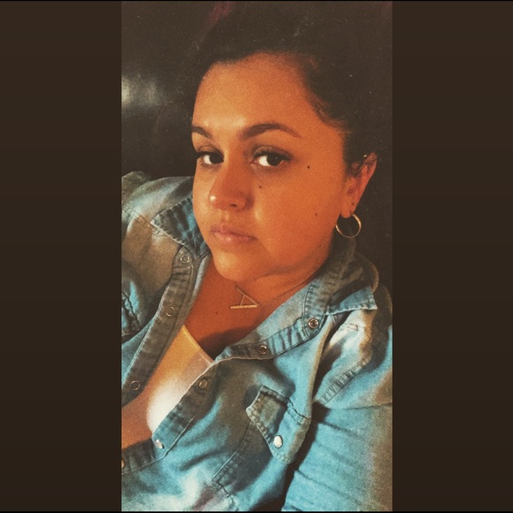 Meet your Posher, Ashley - Picture 2 of 3